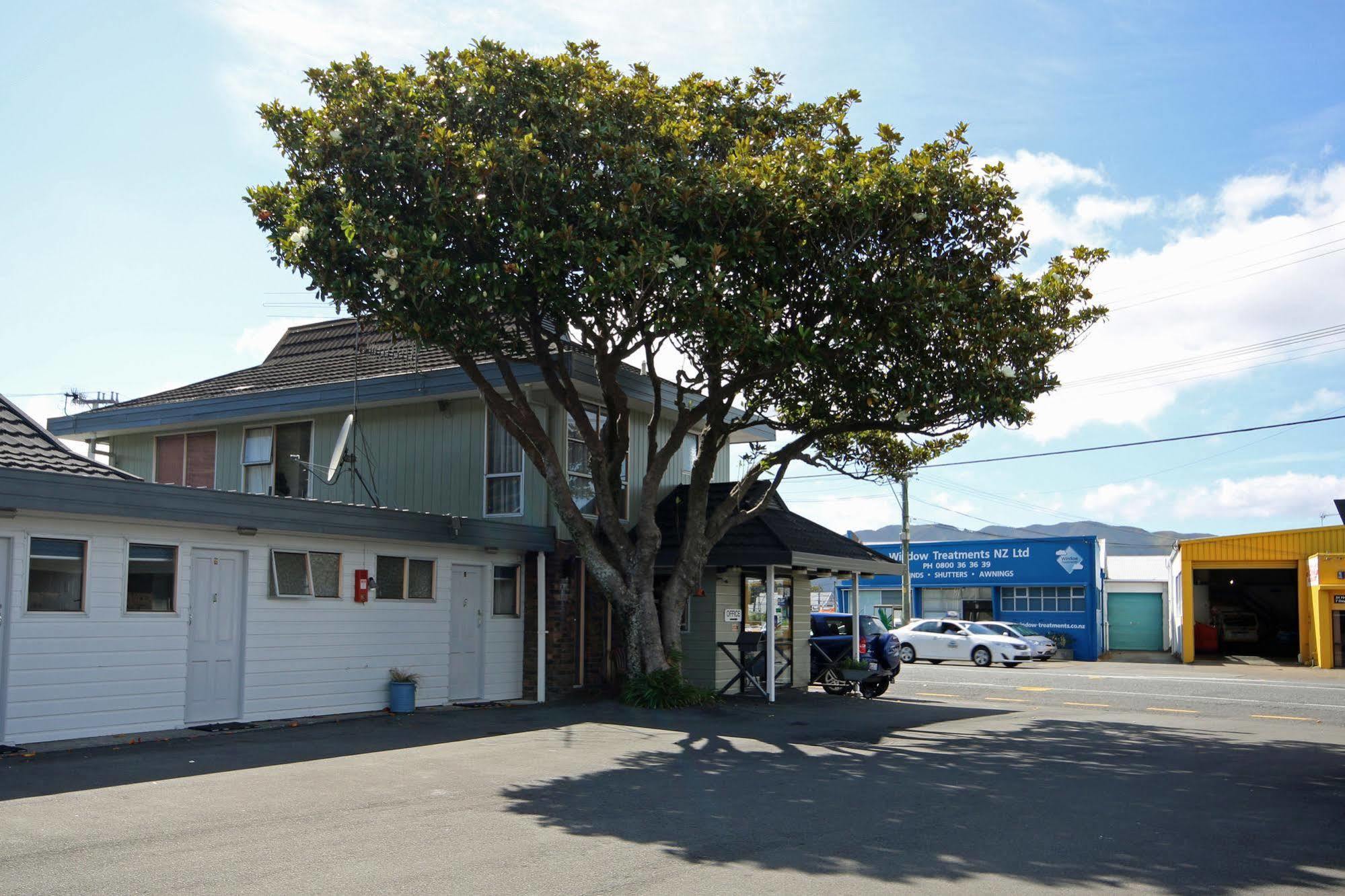 לוור האט Midway Pacifica Lodge מראה חיצוני תמונה