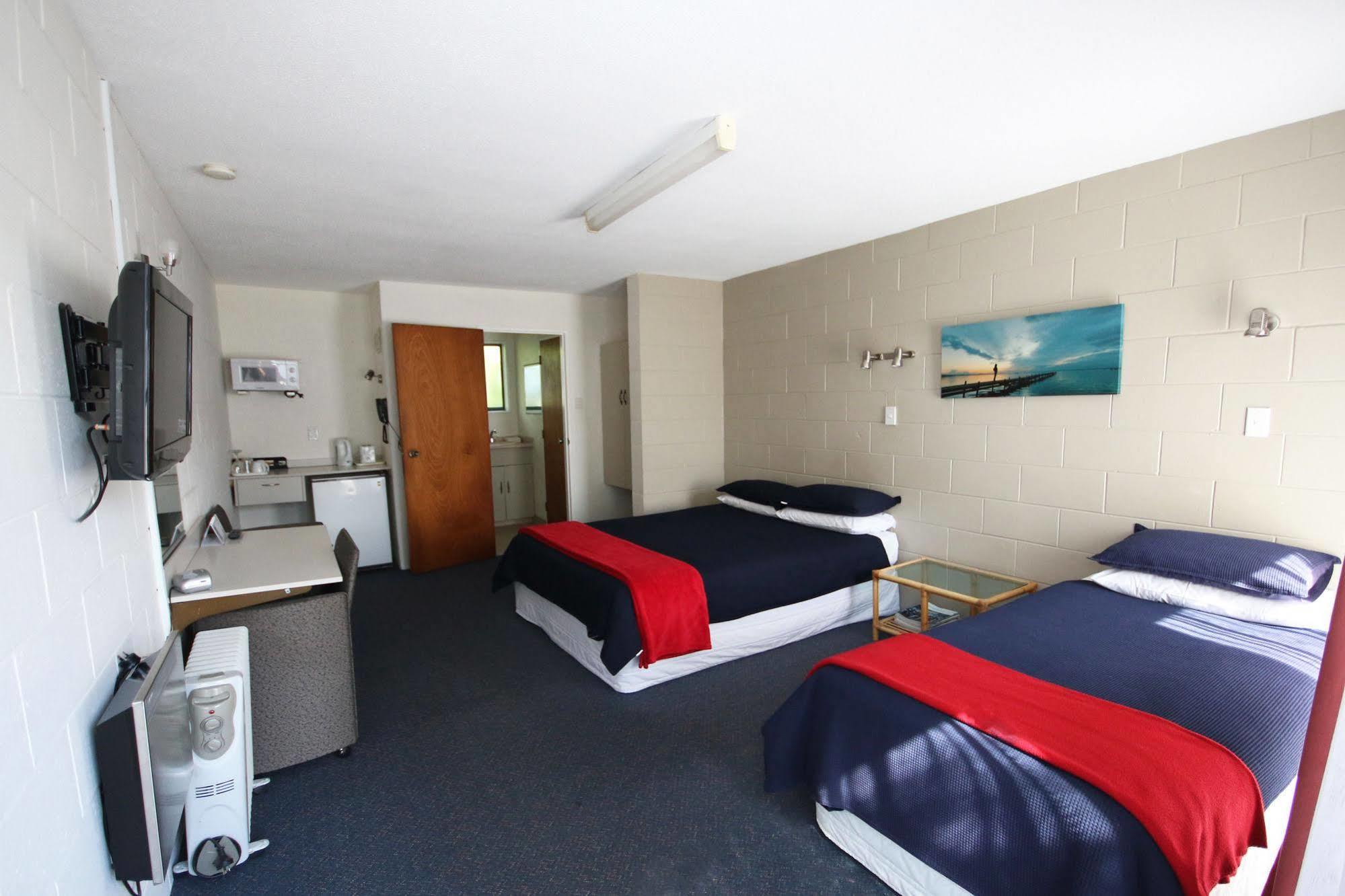 לוור האט Midway Pacifica Lodge מראה חיצוני תמונה